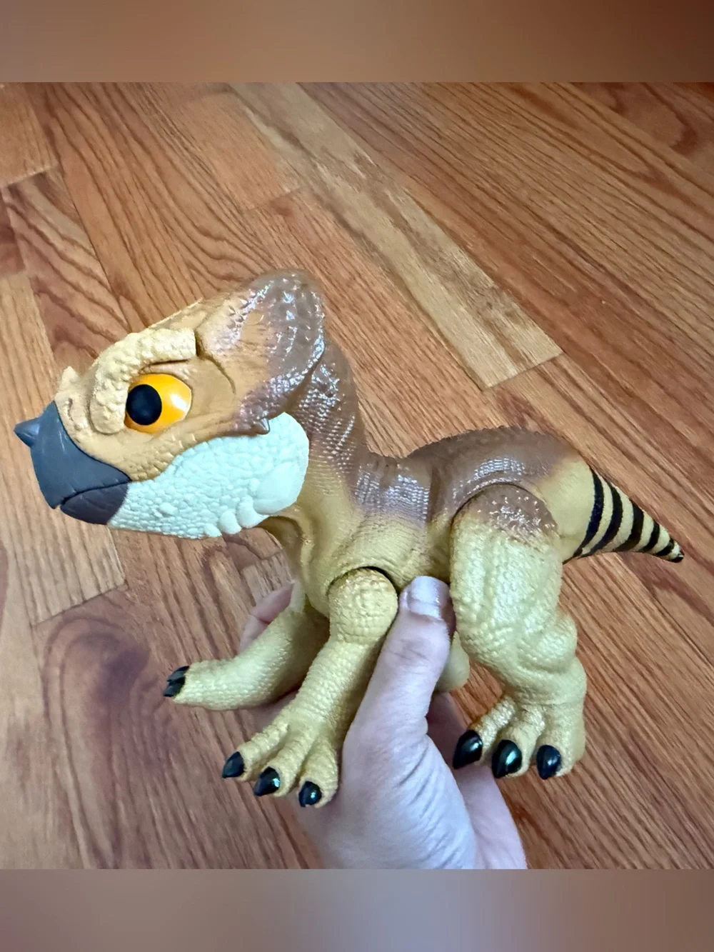 Jurassic World Rebirth Primal Protector Aquilops Dolores Interactiv Dinosaur Toy